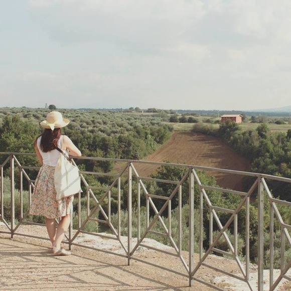 Meet your Posher, Hayley - Picture 1 of 1